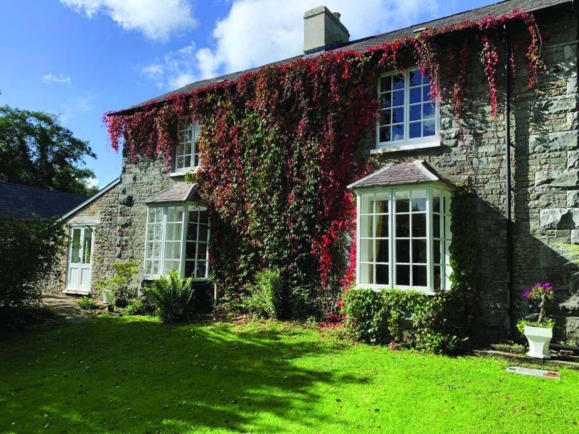 Pontyclerc Farm House Bed And Breakfast Ammanford Ngoại thất bức ảnh