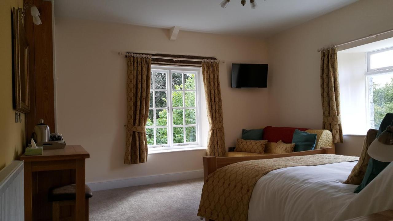 Pontyclerc Farm House Bed And Breakfast Ammanford Ngoại thất bức ảnh