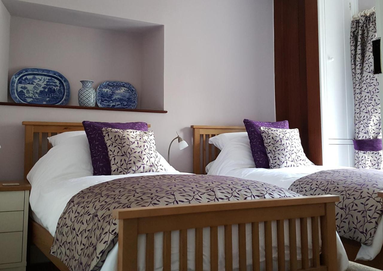 Pontyclerc Farm House Bed And Breakfast Ammanford Ngoại thất bức ảnh