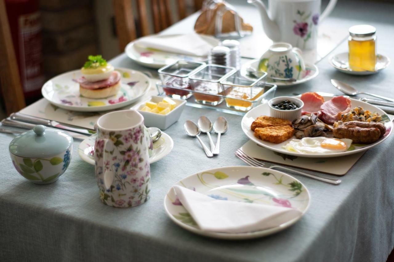Pontyclerc Farm House Bed And Breakfast Ammanford Ngoại thất bức ảnh