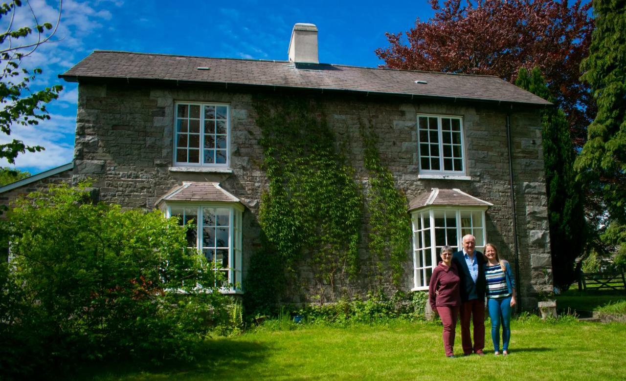 Pontyclerc Farm House Bed And Breakfast Ammanford Ngoại thất bức ảnh